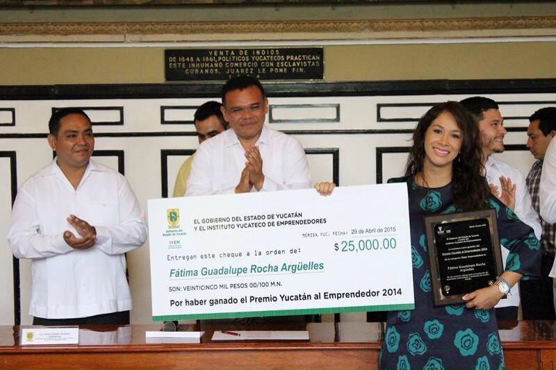 CuadrosPRI's tweet photo. Reconocemos a @fatimarochamx por ganar el Premio Yucatán al Emprendedor 2014. #OrgulloEEC #4GEEC http://t.co/tyfe51gJou