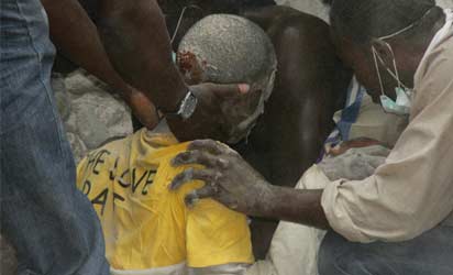 vanguardngrnews's tweet photo. Boy pulled from Nepal rubble in ‘miracle’ quake rescue
http://t.co/n3yUPfhJhu http://t.co/0OCPiibcD2