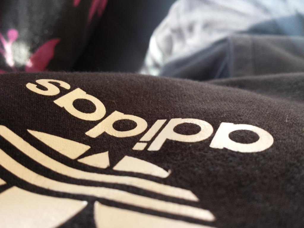 trichome92's tweet photo. @adidasoriginals 2 weeks old. Worn once. Washed once and the logo is peeling. Just the same as my grey ones http://t.co/99OALHxzvi
