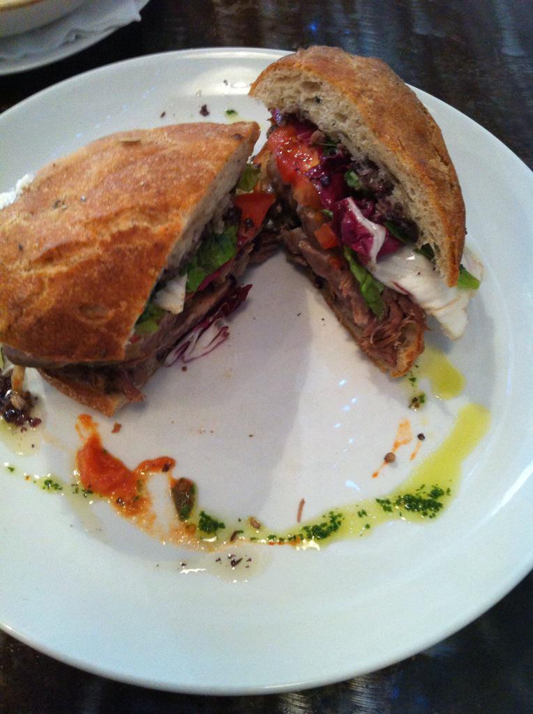 Mckeevs91's tweet photo. Feeling stuffed at @Warehouse2013 were the food is top notch &amp; staff are super friendly @Derryvisitor #ledgenderry http://t.co/44wX67sbR8