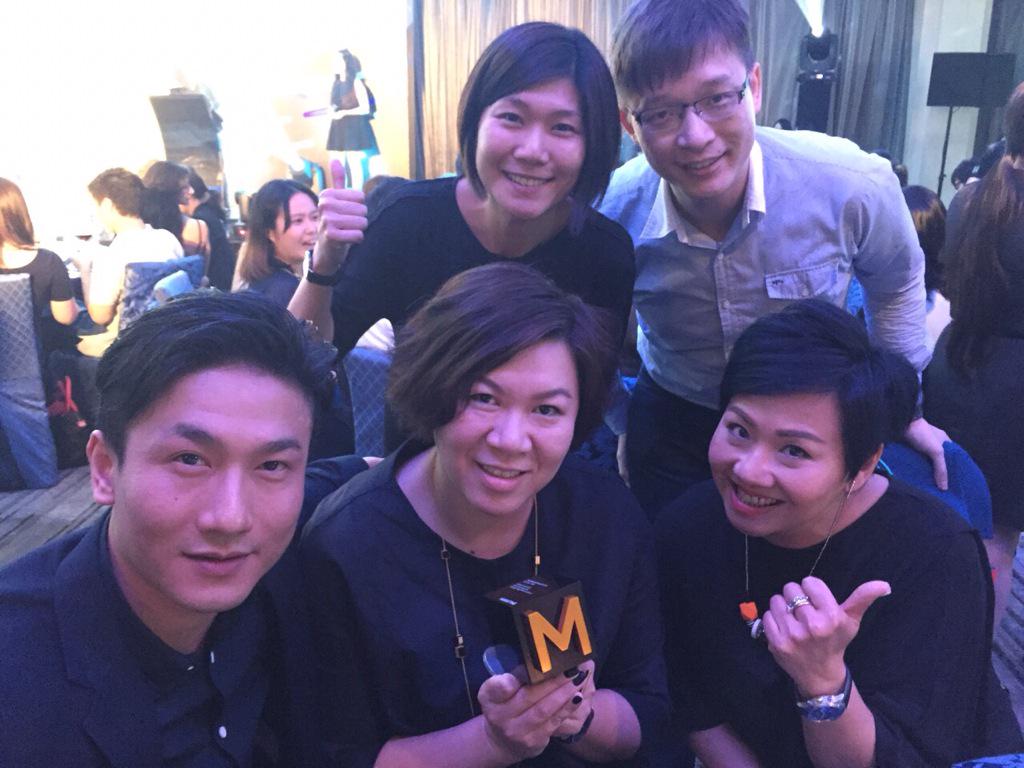 MirumHK's tweet photo. Our @ChowSangSang Magic Mirror and Charme Table took #MARKiesHK gold for Best Retail Idea.  https://t.co/z1oYzi4NXA http://t.co/yJnwdqqwPE