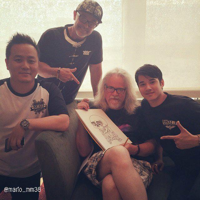 mario_fanclub's tweet photo. #MarioMaurer ig update with the full team w/Ron English for #8deuce8 and #Popaganda รอนวาดภาพให้ #มาริโอ้ วันนี้ค่ะ http://t.co/ijjpQw9MsA