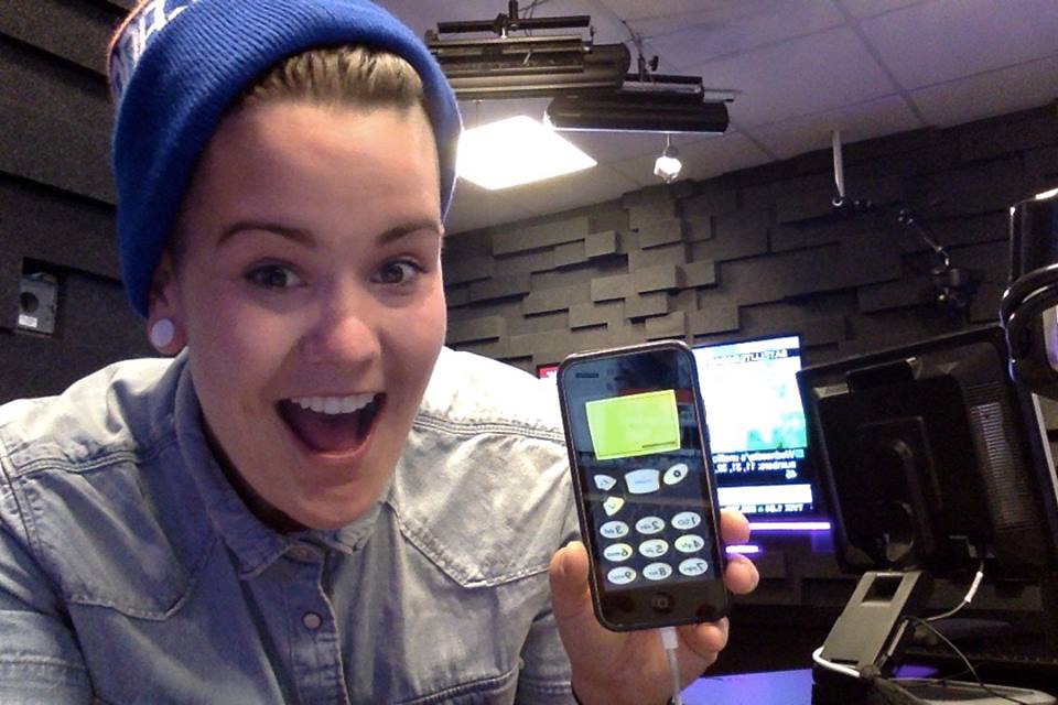 KiSS925's tweet photo. .@jaxonair : In honor of #TBT.. Did you know that the old Nokia "Snake" game is now an app? #waytooaddictive http://t.co/3IRrpRmpyw