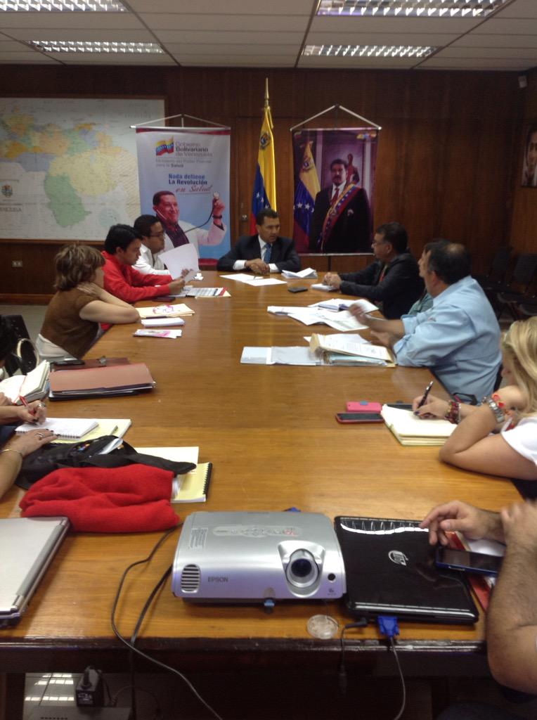 Avanzando en la Construcción de la Política de Insumos con el equipo del <a href="/MPPSalud_Vzla/">Salud Vzla</a> <a href="/NicolasMaduro/">Nicolás Maduro</a> <a href="/vice_social/">social media</a>
