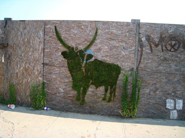 WestlinkBestlnk's tweet photo. One idea shared with us was to use Moss Graffiti on some parts of the Westlink to make it less grey and concrete. http://t.co/E8BkoOXE8l
