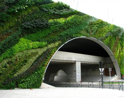 WestlinkBestlnk's tweet photo. Another related idea to improve the visual appearance of the Westlink was to make it a green space with living walls! http://t.co/AVK1hnSZhb