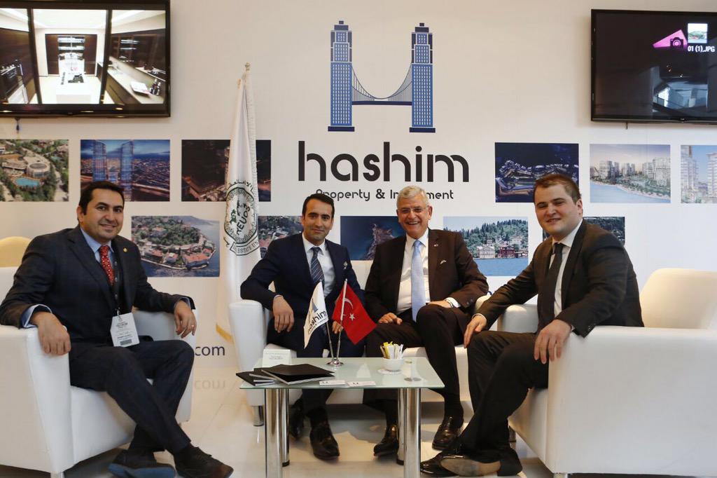 volkan_bozkir's tweet photo. 2,8 milyar $ tutarında fon anlaşması imzalanan Uluslararası Yatırım Zirvesi katılımcıları ile kareler.(1) http://t.co/9i16crEgUg