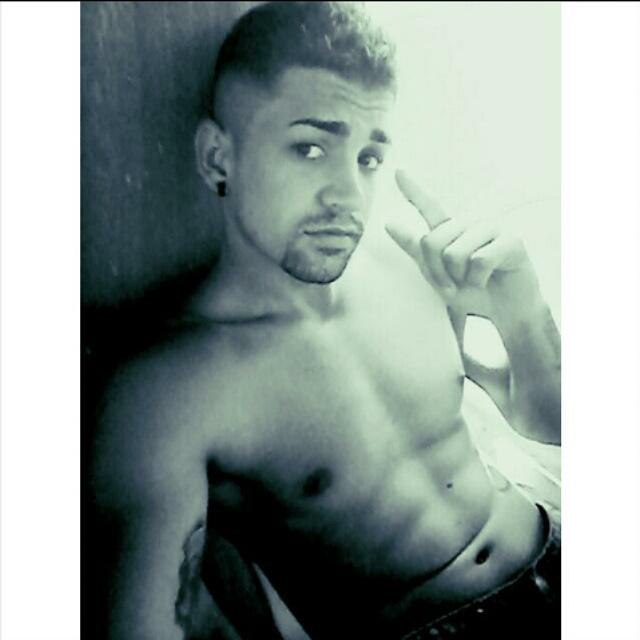 KayannyKaka's tweet photo. Feliz aniversário gostoso .. 👌🍃😂😍💞🌴 http://t.co/0WpvHoZiWO