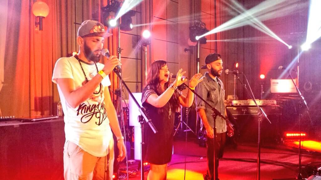 LuvBeatz's tweet photo. AMAZING Night of music thanks to @bbcasiannetwork Highlight for me @ritamoraruk @TazzzArtist @Raxstar #ANNewMusic http://t.co/L97Ve9IF3M