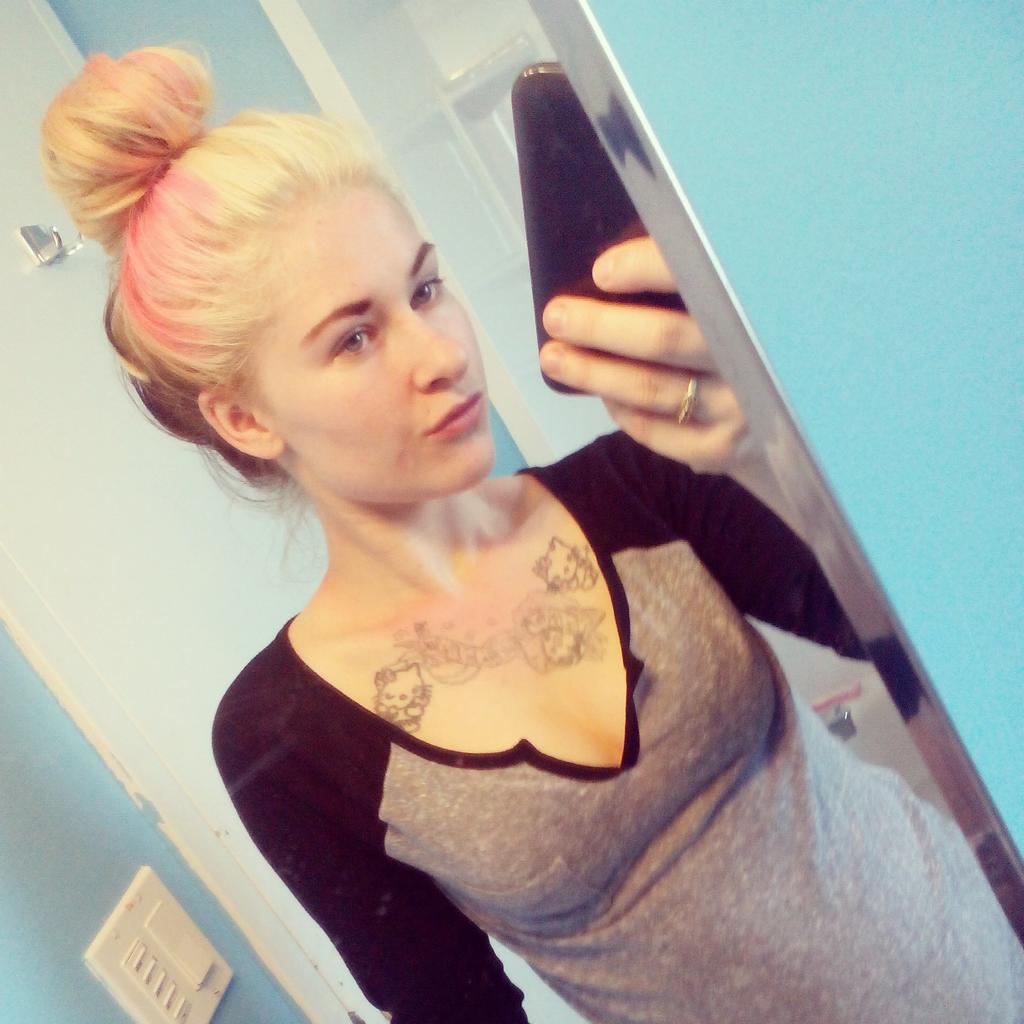 First sun burn of summer 15 #ouch #sunburn #cottoncandyhair #tattoos