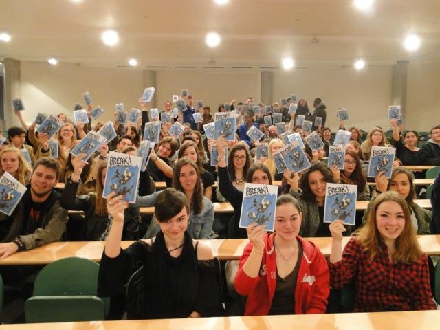 BreakLeMag's tweet photo. Conf. de presse > Les élèves participants au projet #Break2015 ont pu découvrir leur travail en avant-première! http://t.co/hih5GuGGe9