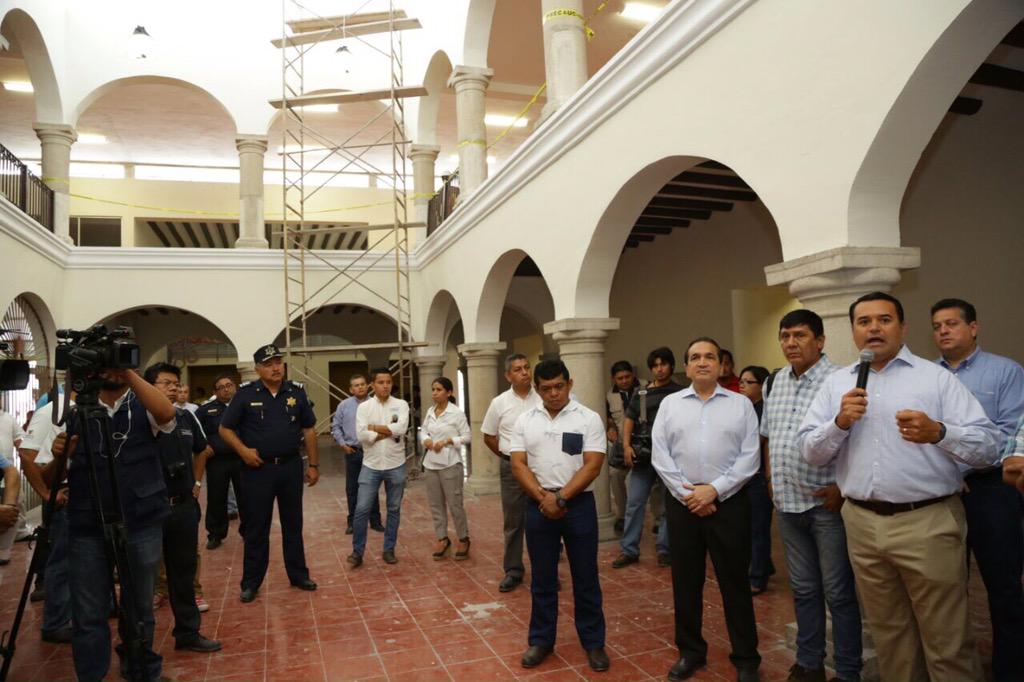 RenanBarrera's tweet photo. Pronto los ambulantes podrán ocupar un espacio especialmente adecuado en la calle 61 #479A x 54 y 56 Centro.. http://t.co/sNfAPzAiiQ