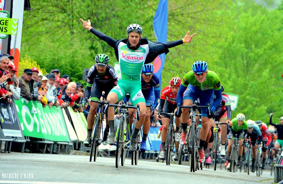 GazetteDesSport's tweet photo. Elle est belle cette victoire de Yannis Yssaad sur le @tourbretagne via @MathildeLAzou #Twittcyclos #TBC15 http://t.co/qV3wBpvHsc