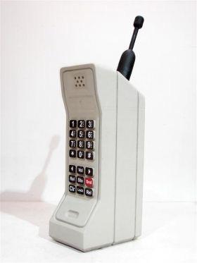 KellyHoutchens's tweet photo. #TBT to antique mobile cell phones weighing more than #designerpups. @CDA_Dentists stop by booth #2625 @ #cdaANA ! http://t.co/o7IQDfh5V5