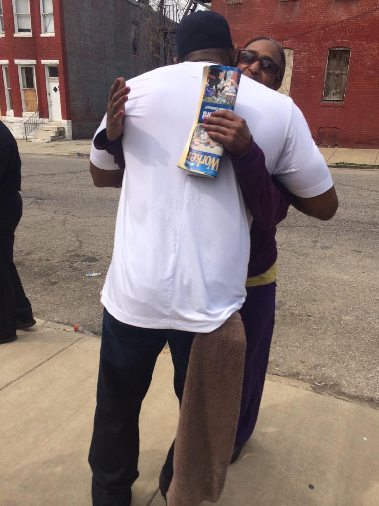 Ravens's tweet photo. .@raylewis greets #Baltimore residents as he walks through the neighborhoods. #BaltimoreStrong http://t.co/cJPAOpPeIN