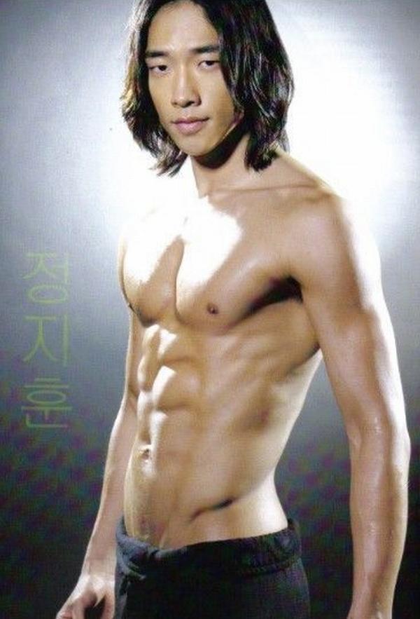 The Freckled Cyn on X: The Asian Pop star Rain as Raizo in 2009 Ninja  Assassin movie. Might watch movie again later lol. #AsianBooThursday   / X