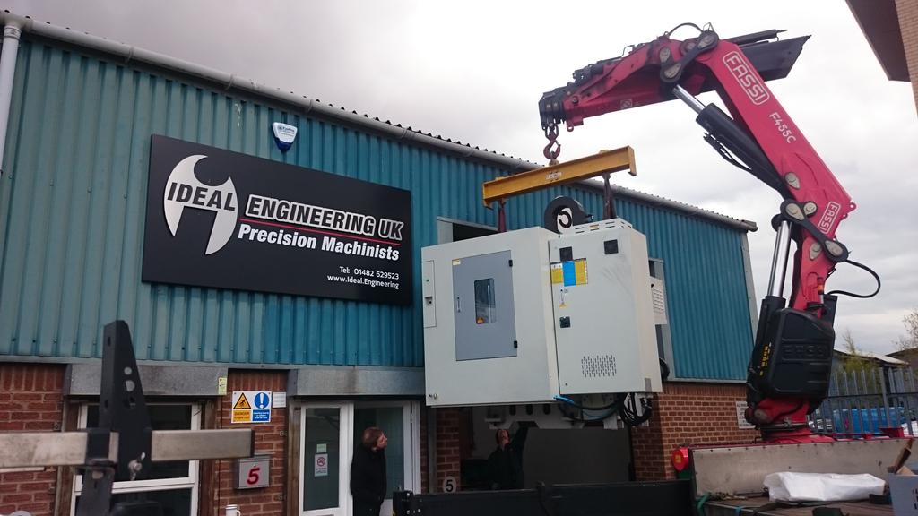 IdealEngUK's tweet photo. Exciting day today, @xyzmachinetools Prototrak LPM being delivered! http://t.co/FneyCyOhYh