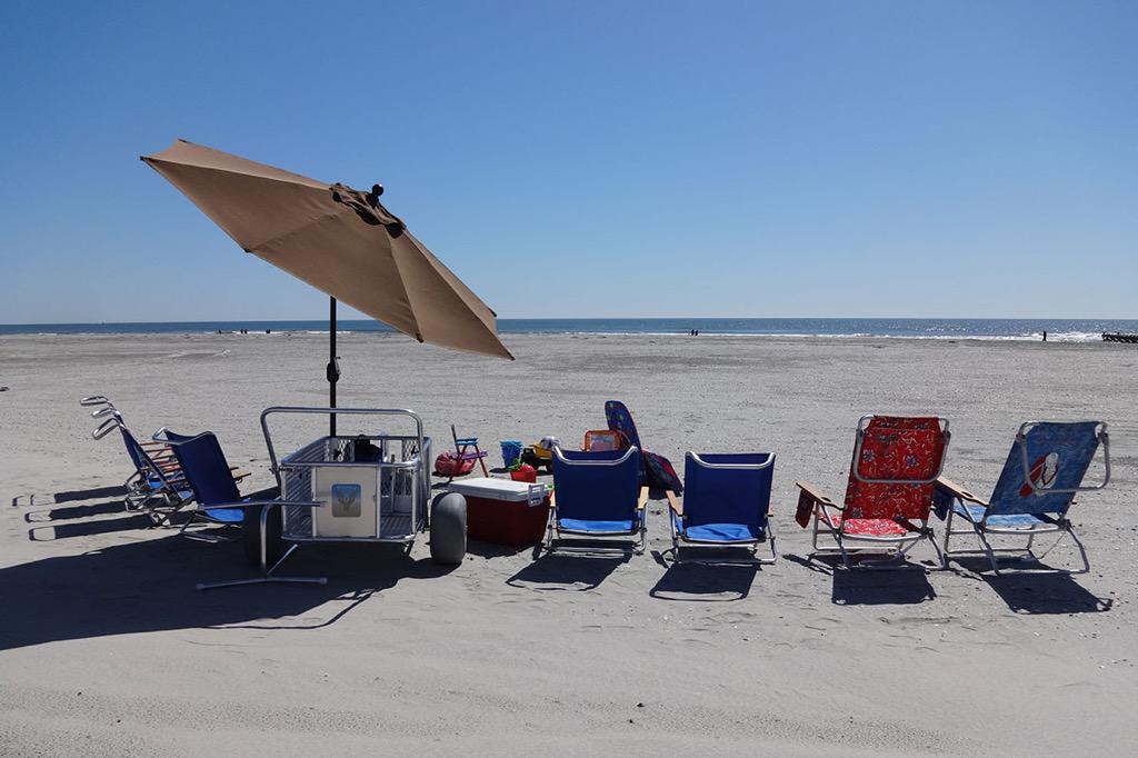 PhxBeachCart's tweet photo. Are you prepared for bringing all of your family's goods to the #beach #beachlife #saltlife #shorefishing #surfing http://t.co/Vaf7FEIjGV