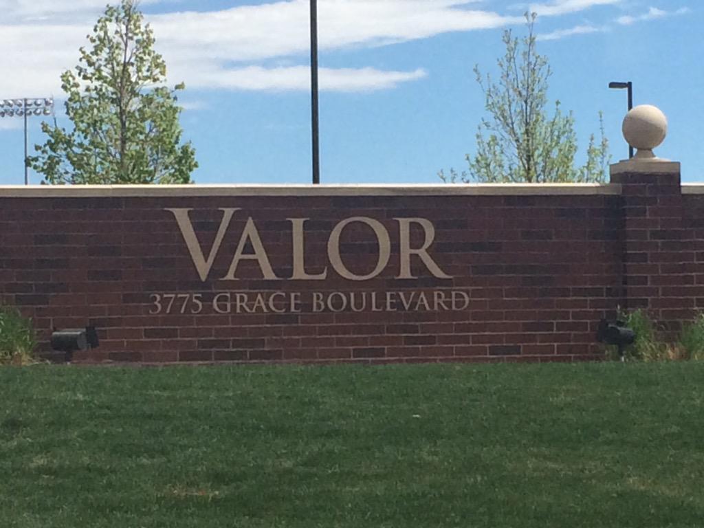 CoachPFieldTurf's tweet photo. Great visit @ValorFootball today!! Nice seeing @CoachBufton & talking #2016prospects @BHSUFootball #valorfootball http://t.co/b5jsid6OoE