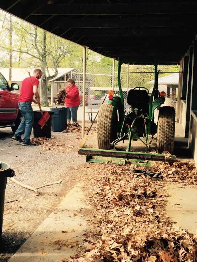 D418 giving back again this week <a href="/DCCHCenter/">DCCH Center</a>! #RDoS #R400Community <a href="/EckelsJd/">Joe Eckels</a> <a href="/ginasullivan25/">Gina Sullivan</a> @I_Tob26 @Meggie4Target