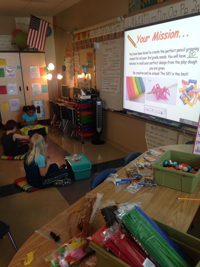 JamieBaumann's tweet photo. @DHElementary is the place to be! Thinking outside the box with functional writing in 3rd grade! #thereisnobox http://t.co/mNhPnbhvkr