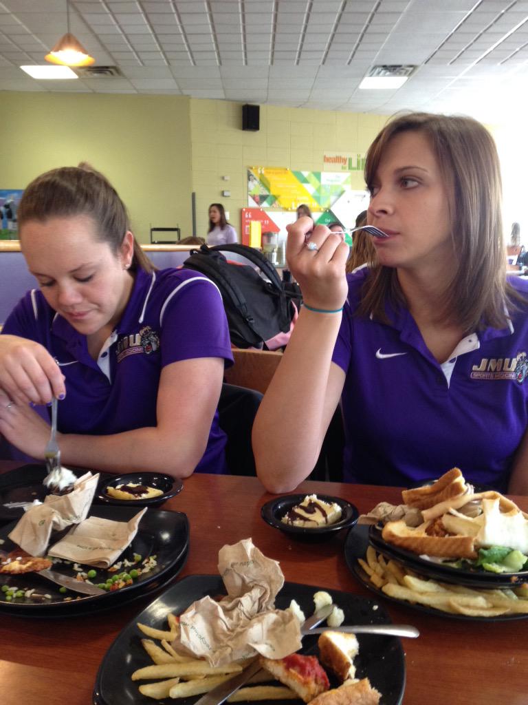 lanniek8's tweet photo. Last lunch date with these two gems. ππ @Ch3lsea_Dawn #twitterlessAlicia http://t.co/nftYBGrKYg