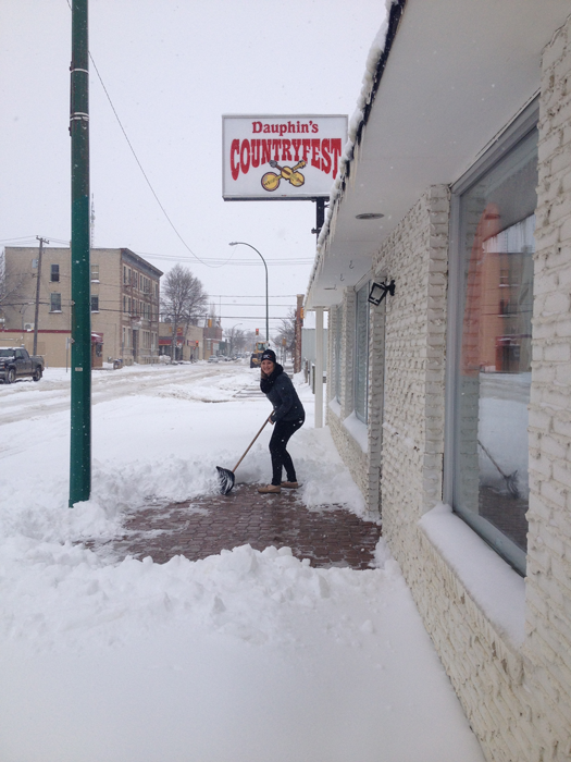 dauphincfest's tweet photo. Today's #TBT takes us back to May 1, 2013 when #Dauphin was hit with a snow storm! Thankfully today is +20 outside! http://t.co/b6CQf0qFIn