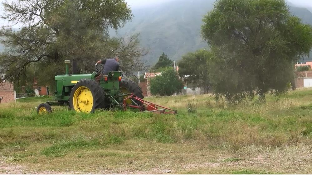 Espacios Verdes desmaleza la zona norte de la ciudad Leer mas en noticiasdesanluis.com.ar
