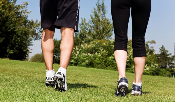 AmericanCancer's tweet photo. A new study by @AmericanCancer &amp; @theNCI says you can live longer by walking an hour a day. http://t.co/7gTu9RS8C5 http://t.co/Kdd71kays6
