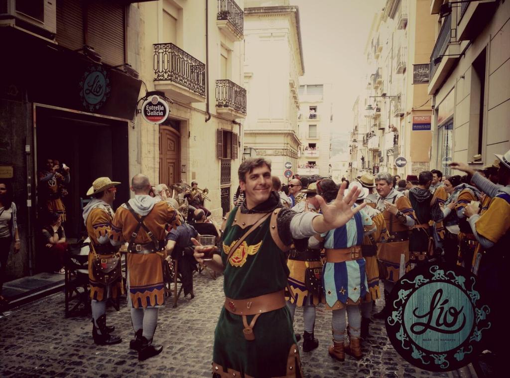 LioAlcoy's tweet photo. Gracias a todos por el primer año de fiestas d San Jorge. Desde Lío no hay palabras, solo hechos y buenos recuerdos. http://t.co/HyGAFoF1oP
