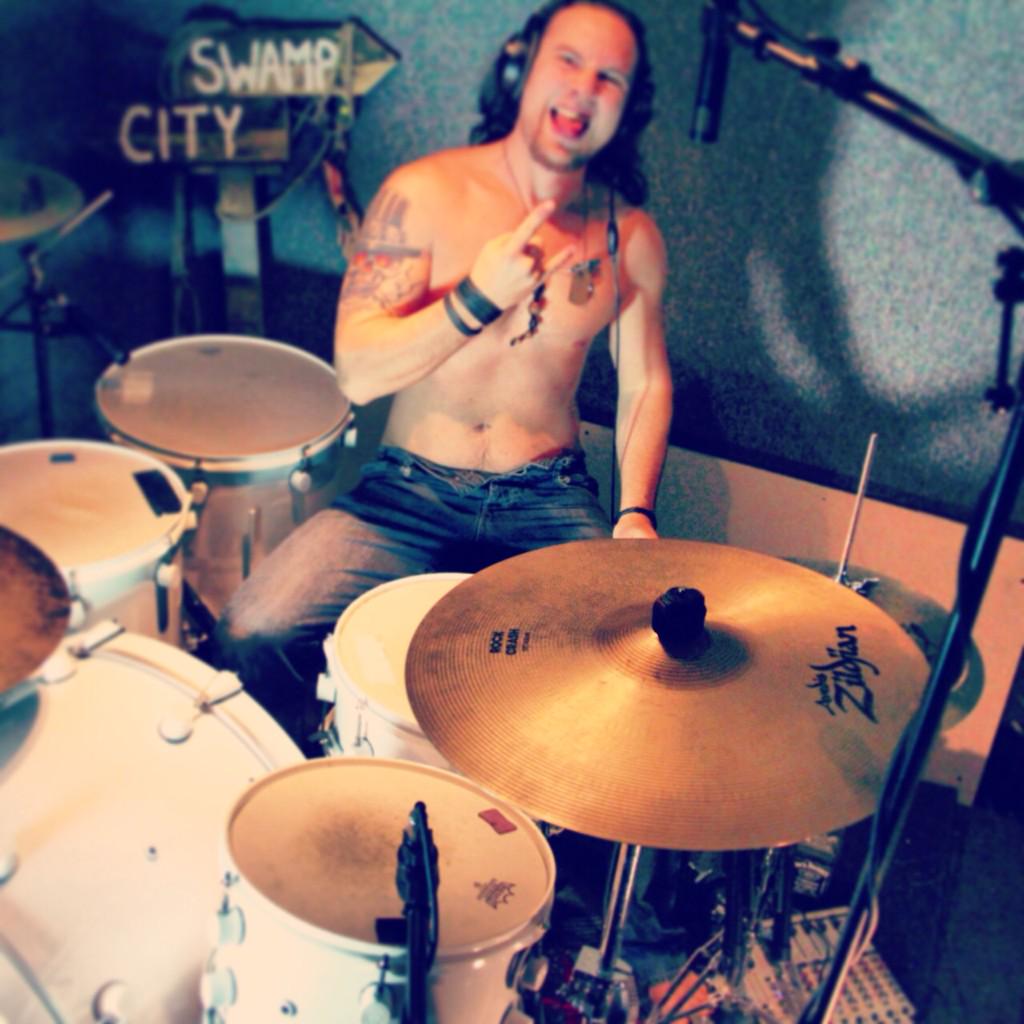LionDnf's tweet photo. Recording 1st @WizzoOfficial album... With @dwdrums @ZildjianCompany
#tbt #realhotstuff #theswampstudio http://t.co/dWX2otHKFt