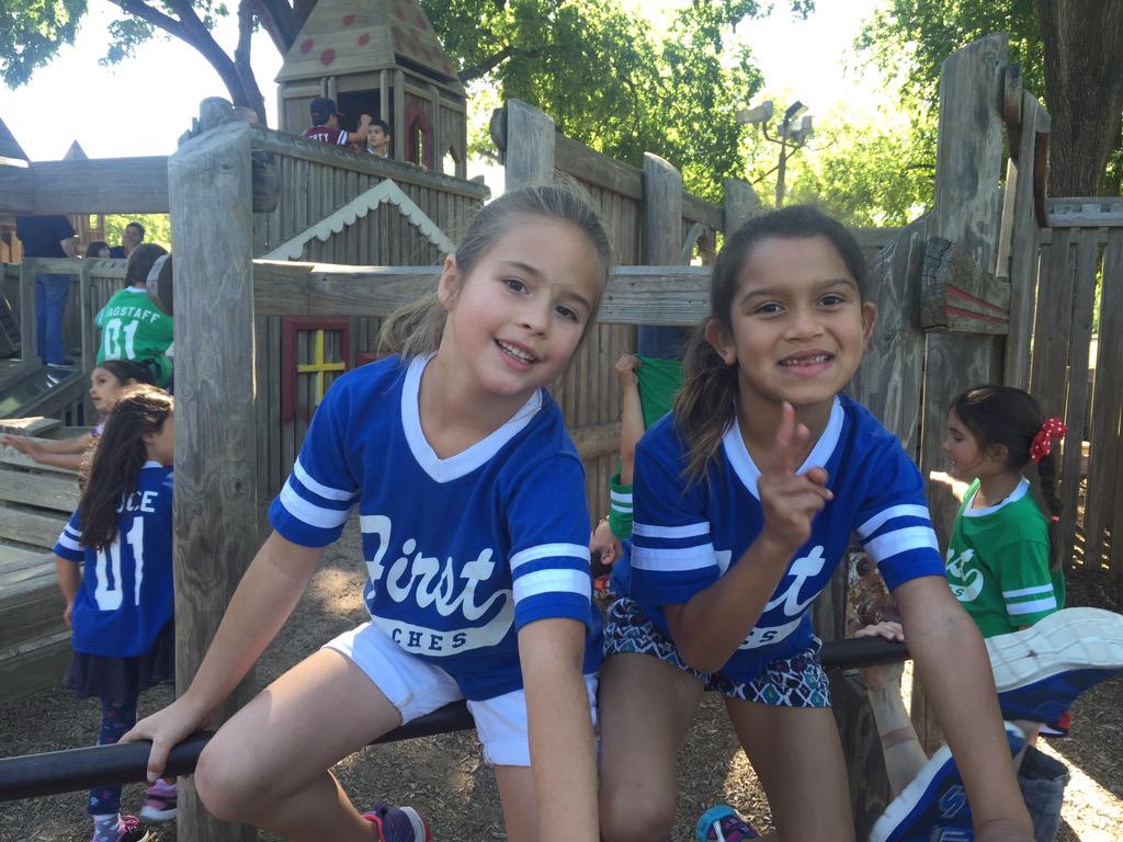 CruceKiddos's tweet photo. Field Trip Time!!!! 🐍🐔🐏 http://t.co/7BbVecJA5z