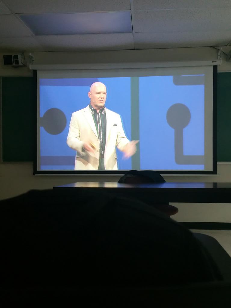 khanyasin395's tweet photo. .@leekottner #TED http://t.co/OfgMGSqAB1 Ted talk in class it more fun then I thought, we should do this more often!! http://t.co/hRLVkvcov5