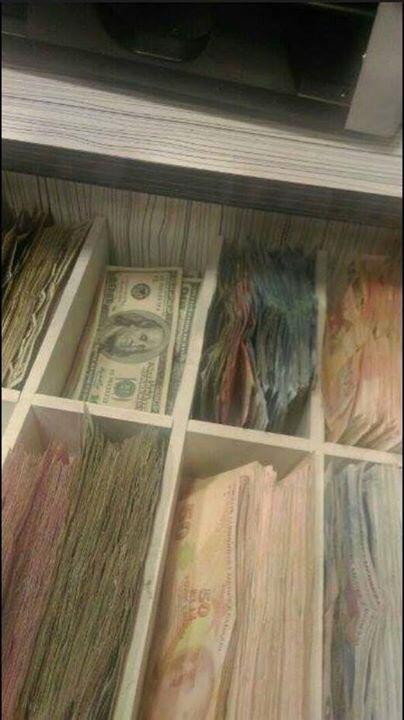 RobinTips's tweet photo. OFİSİMİZDEN İNCEDEN GÖRÜNTÜLER , KİMSE KISKANMASIN NE KADAR ÇALIŞIRSAN OKADAR KAZANIRSIN.
MUHAMMED KAYACAN... http://t.co/FrZNk6GDbY