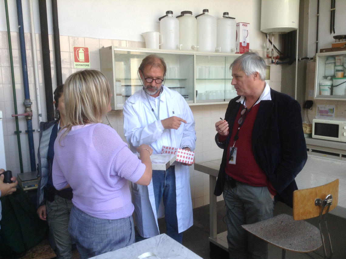 BelottiSere's tweet photo. Some presents for Guy Dreveux! http://t.co/qeuYuBBiA3