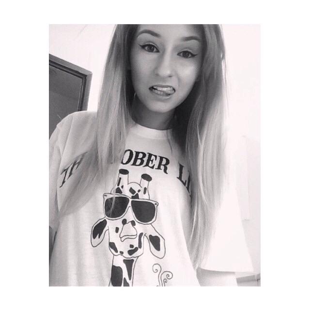 thesoberthreads's tweet image. Ann-Julie in Our Sober Giraffe Tee. #thesoberlife