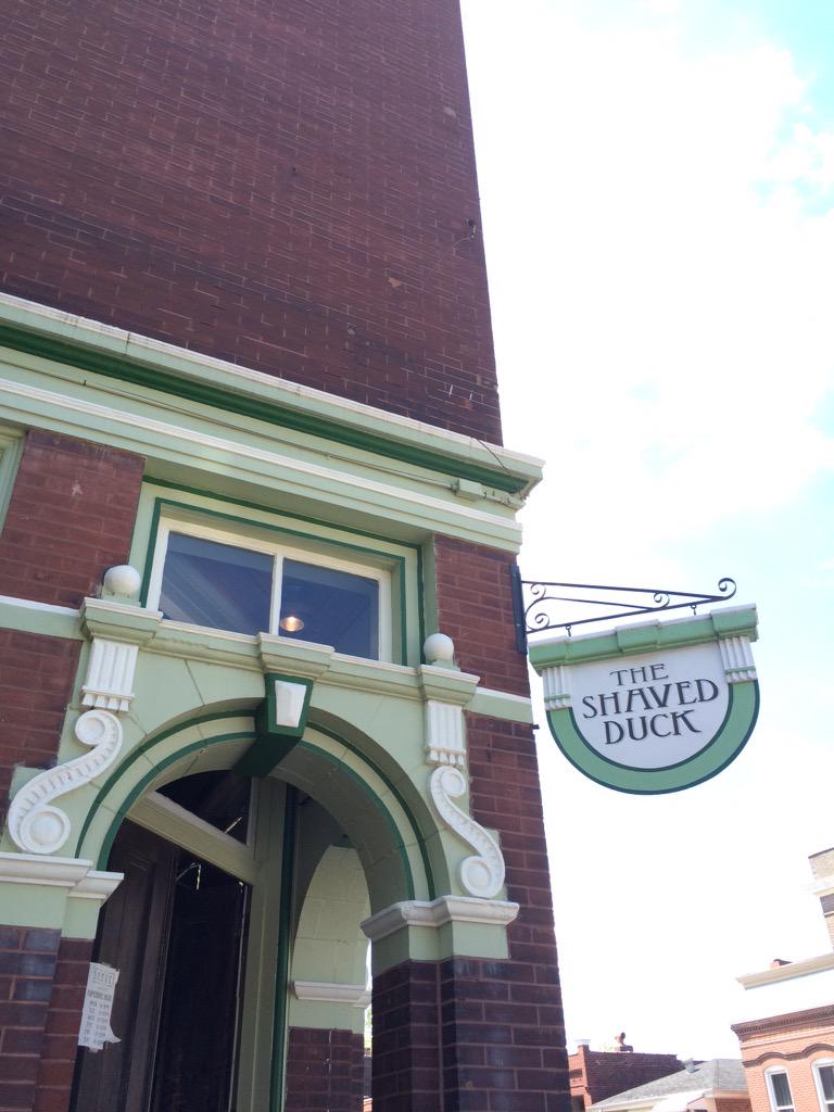 catherinegilb09's tweet photo. Quick stop for lunch to support @STLEFA! I love Dining Out for Life at my favorite places! #STL #literallyflaggeddown http://t.co/rKktoo2Iz3
