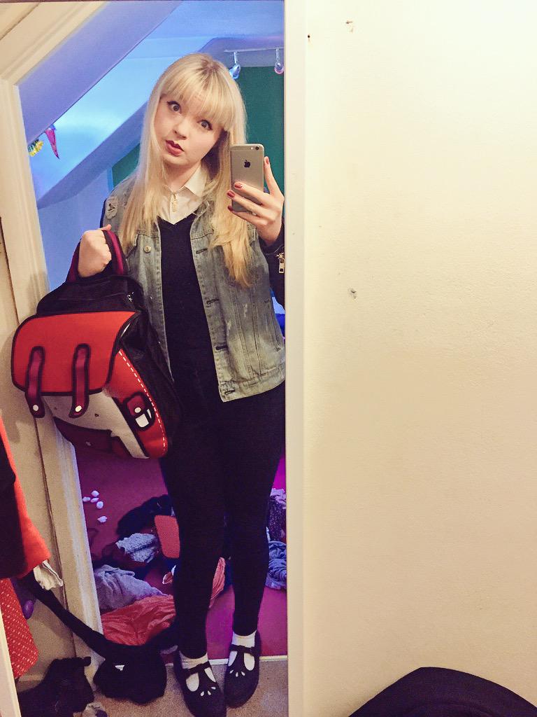 Darcyjcole's tweet photo. I wore this to school today??? I made this face??? (I haven't slept) http://t.co/qS9YfIsezm