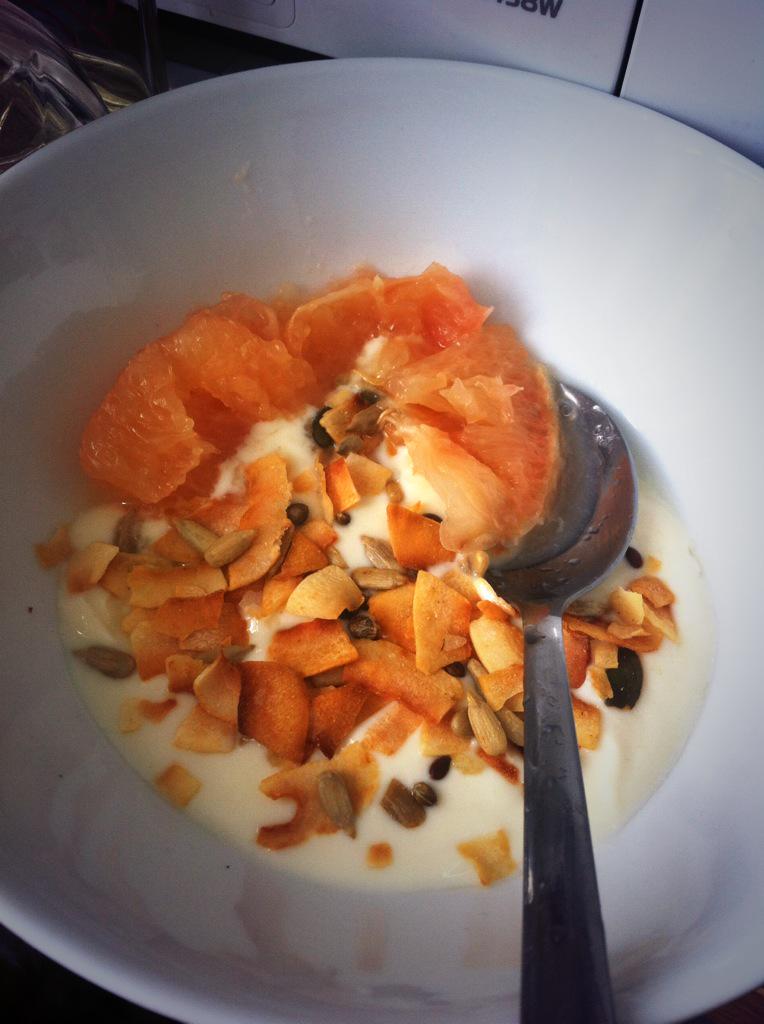 CharFrost18's tweet photo. SUPER PSYCHED for some pink grapefruit, alpro yog and @MiniMagoo1 bits ✨ @azapotpot would be proud #afternoonsnacking http://t.co/4qUm88rcxQ