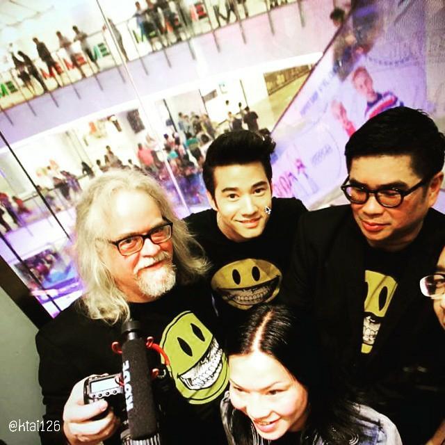 mario_fanclub's tweet photo. เก็บตกภาพโอ้กับทีมงานจากงานเปิดตัว #8deuce8 เมื่อวันที่ 28/04/15 ที่ผ่านมาค่ะ cr: ktai126 #มาริโอ้ #MarioMaurer http://t.co/khKrh6L8aj