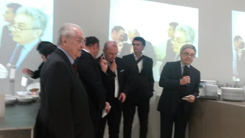 CristinaMandrin's tweet photo. #food e #design stasera alla Triennale @CersaieOfficial @ilBagnoNews @IcardiCarla http://t.co/Z4q2XzWPsV