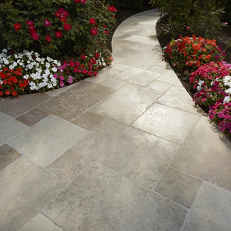 ArizonaTile's tweet image. Give the backyard an updated look with stone patterns #outdoortile #stonepatterns bit.ly/1NzrAfk