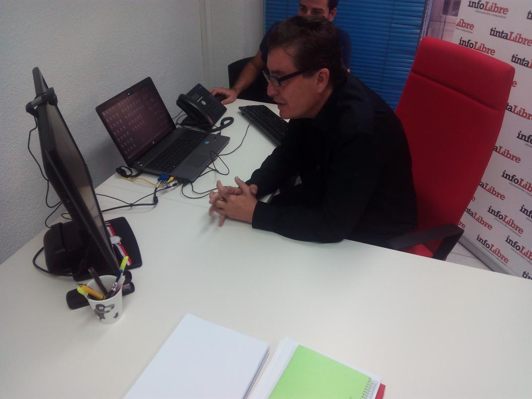 lgm_com's tweet image. Hablando con lectores de @_infoLibre a través de @Discue podéis entrar haciendo clic -&amp;gt; discue.com/debates/asambl…