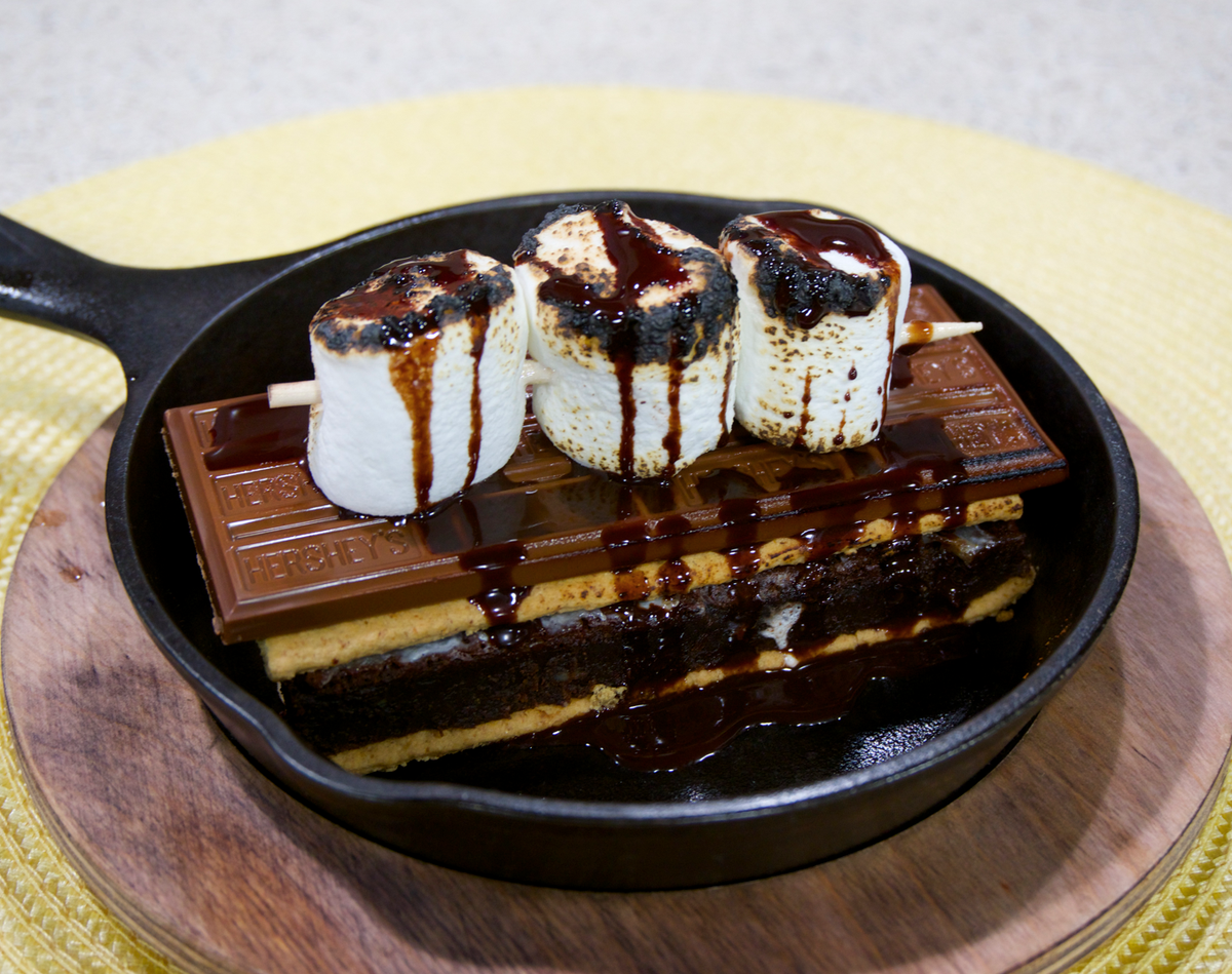 bloompartykc's tweet photo. @urbantablekc brought their #smore game to @BetterKC yesterday. We're still drooling over them! #CampBLOOM http://t.co/ePZNKUxptS