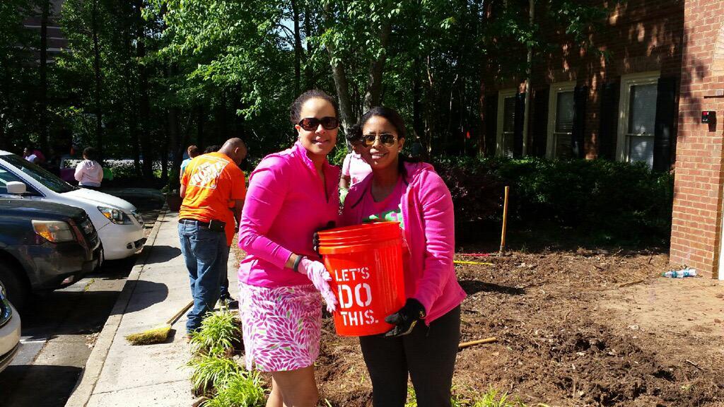 RhoZetaOmega's tweet photo. We've started the first of our #1908Playgrounds! Special thank you to @HomeDepot for providing supplies! #AKA1908 http://t.co/a6h6u2oVgy