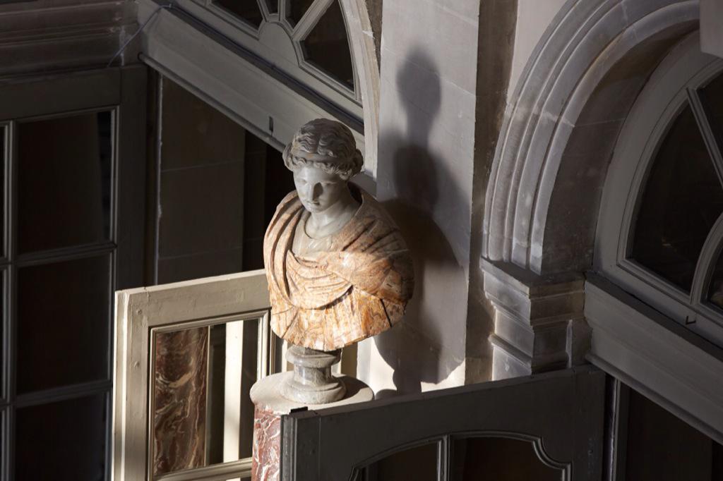 ChateauVLV's tweet photo. Le domaine est ouvert le 1er mai. Venez (re)découvrir le Palais des Arts du sous sol jusqu'au sommet des toits ! http://t.co/A4av3JbbPK