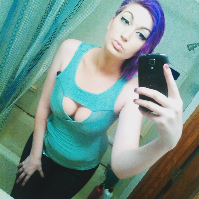 Update boobs and purple hair!! #curvygirls #LGBT #gettinghighwithmybaby #shemakesmehappy http://t.co<a href="/tag/curvygirls"class="tags">#curvygirls</a><a href="/tag/lgbt"class="tags">#LGBT</a><a href="/tag/gettinghighwithmybaby"class="tags"><span>#gettinghighwithmybaby</span></a><a href="/tag/shemakesmehappy"class="tags"><span>#shemakesmehappy</span></a>
