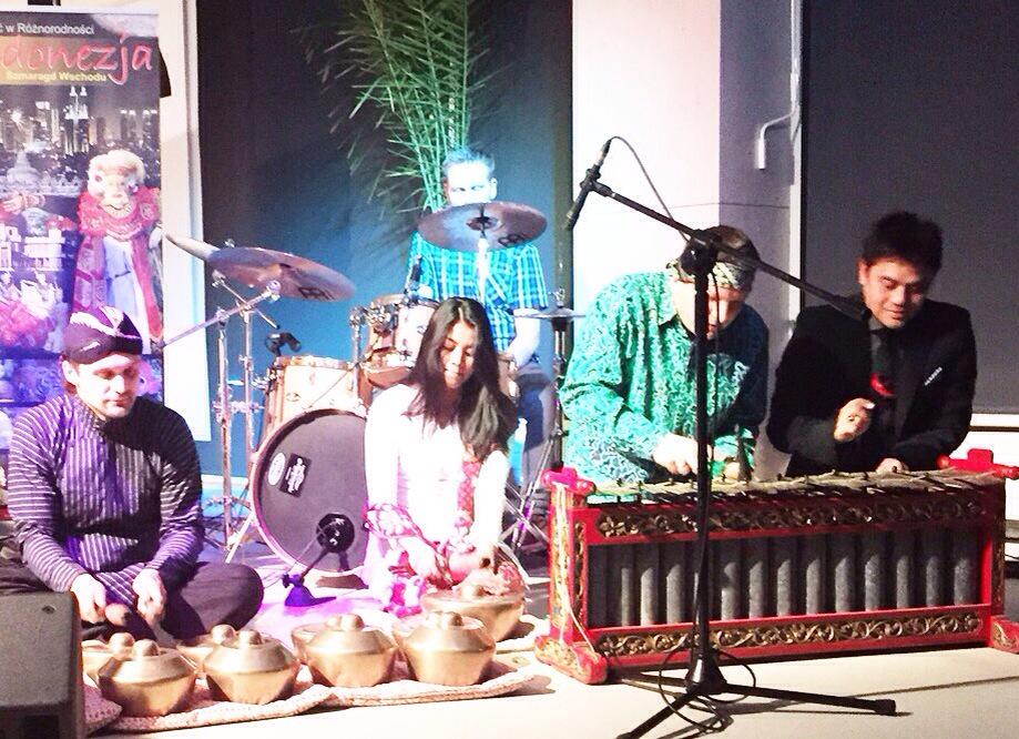 <a href="/MusikitaRecords/">Musikita Records </a>: <a href="/dwiki_dharmawan/">Dwiki Dharmawan</a> plays gamelan on "Janger" in Warsaw PL <a href="/chakamehb/">Chakameh Bozorgmehr #Renaissance</a> <a href="/PeterGontha/">Peter Gontha Social Med. 4 good & against slander</a> <a href="/IndonezjaPL/">IndonezjaPL</a>