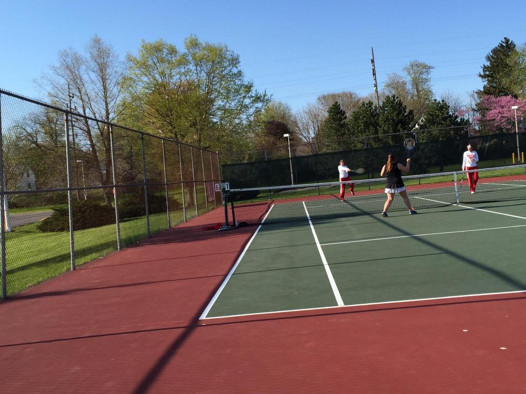 AngieHufford's tweet photo. Hey! Who's that girl rockin' the JV tennis match? LOL! @mckennahufford #shedoesitall #managerturnedplayer http://t.co/6yM90SuA5y