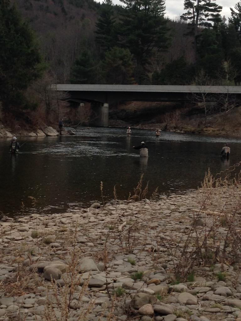 Baker1525's tweet photo. What do you get when you have six idiots fishing in a circle? Trout town USA http://t.co/wUBkkOsgTP